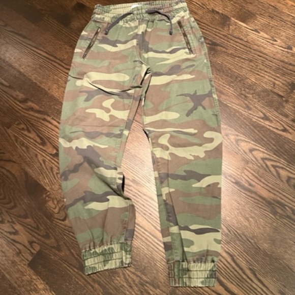 Aritzia Camo Pants - Picture 1 of 3